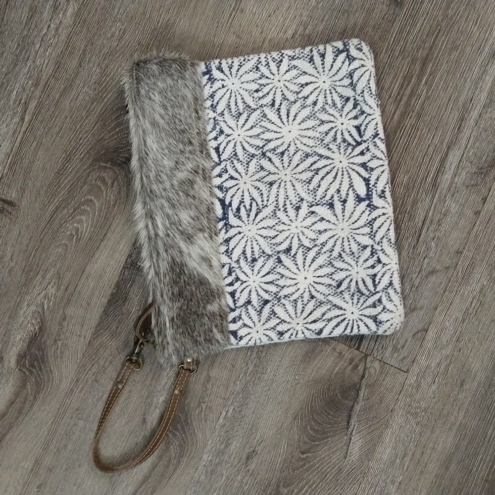 Like New: Myra Bag